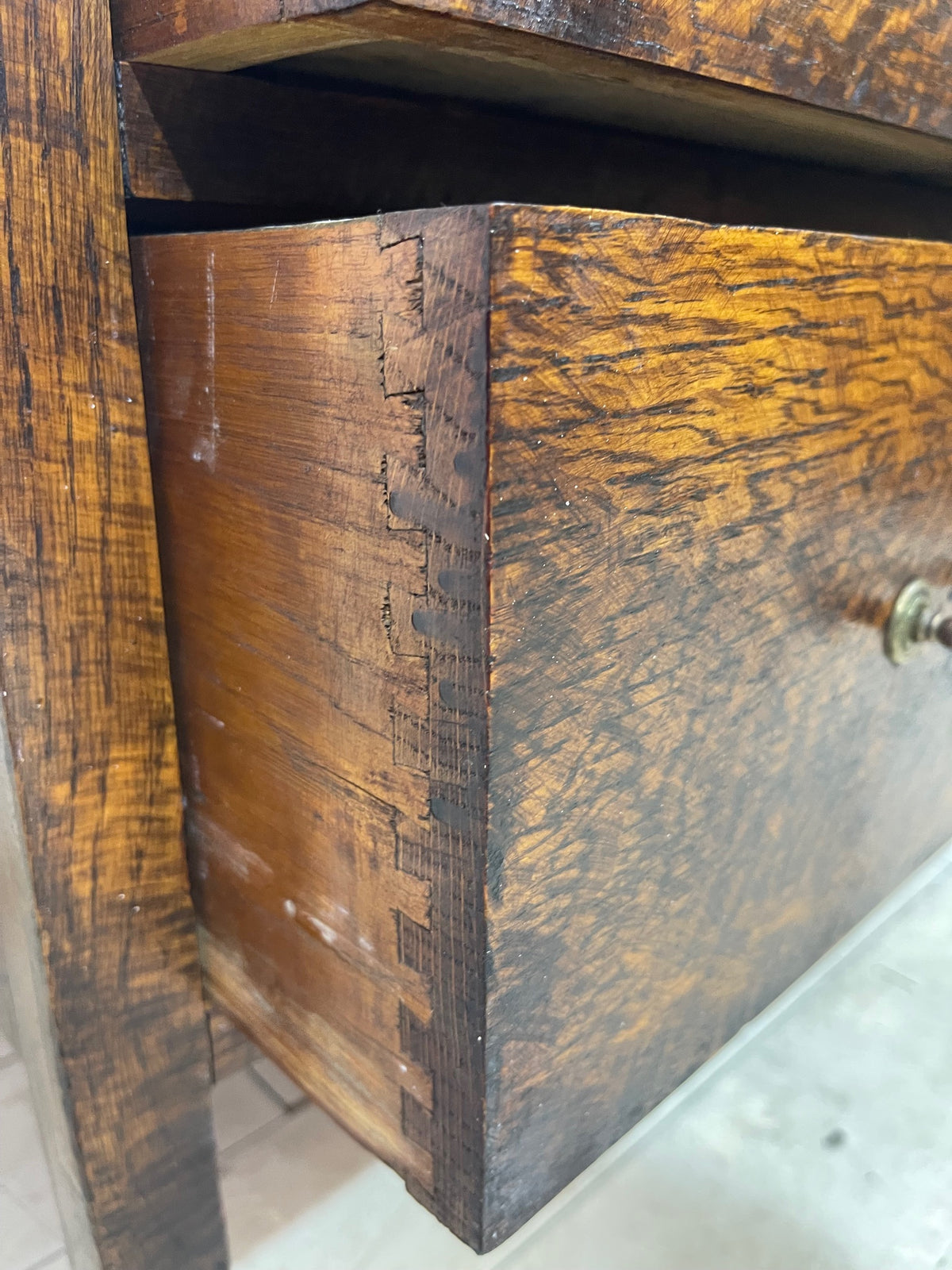 Victorian Graduated Chest of Drawers in Oak