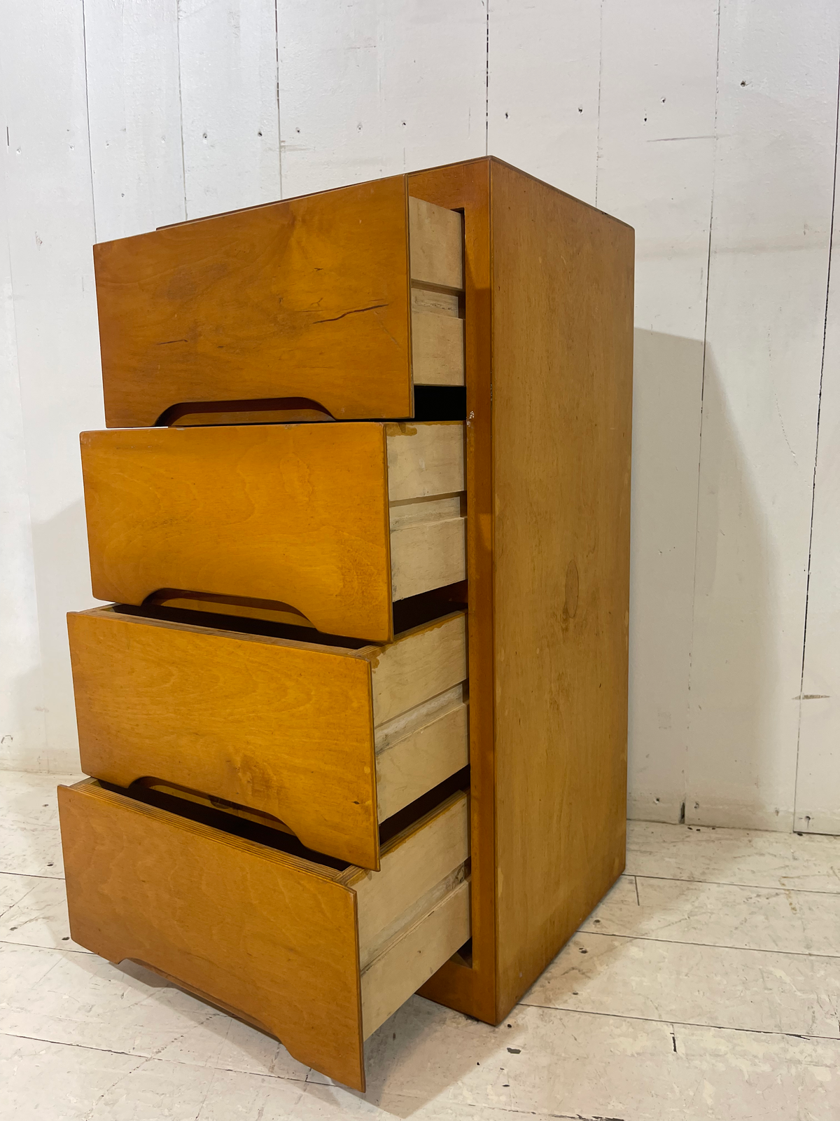 Mid Century Compact Chest of Drawers