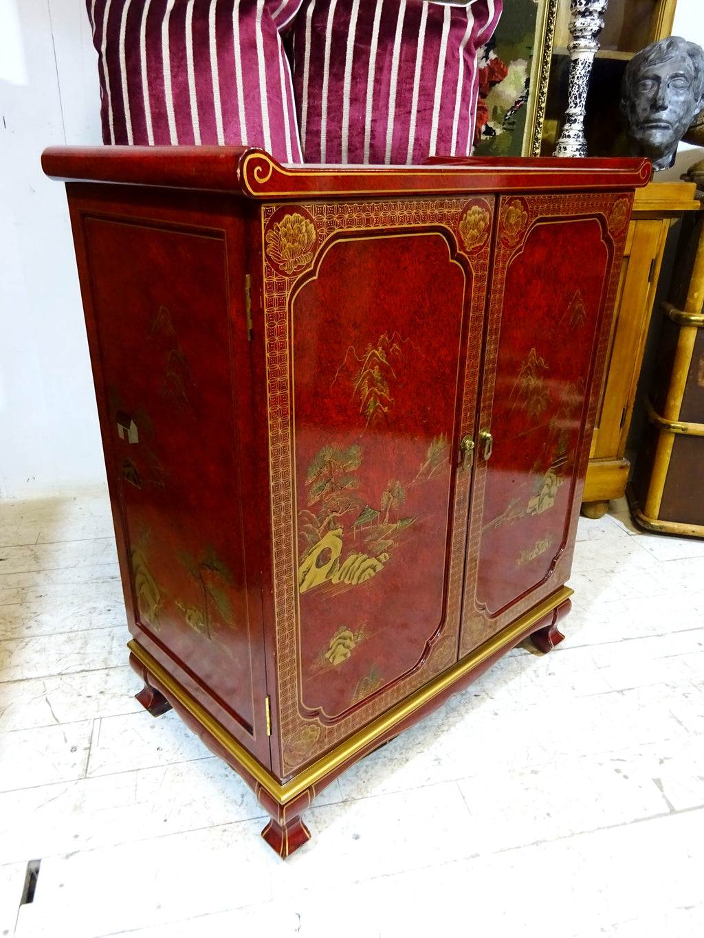 Retro Chinese Lacquered Cabinet