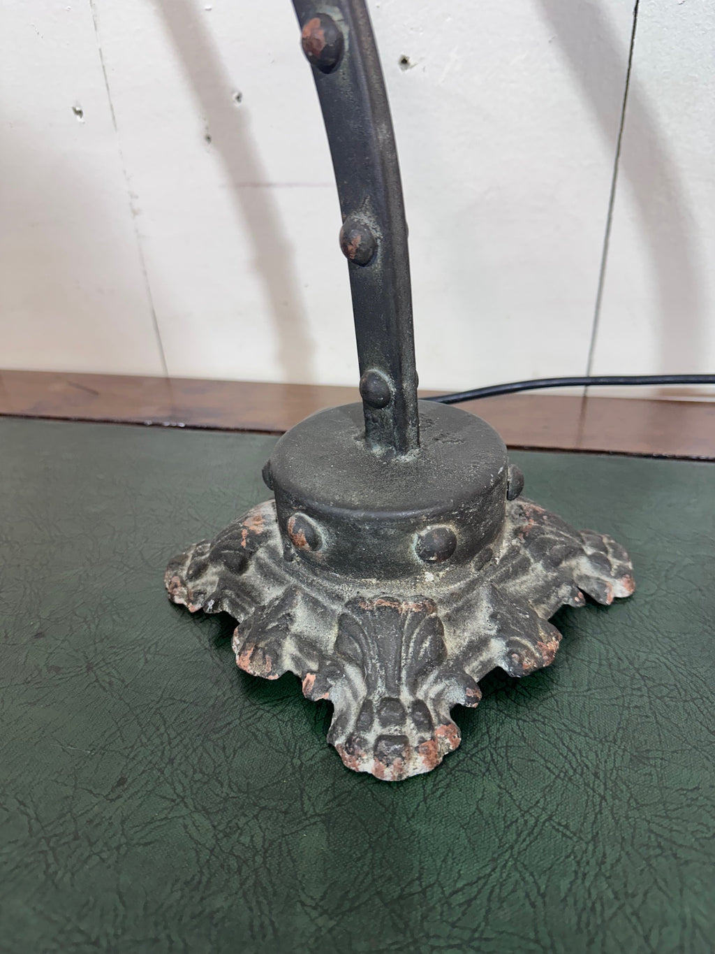 Vintage Gothic Style Desk Lamp